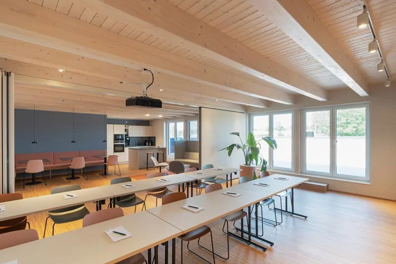 Büro im Holzgebäude