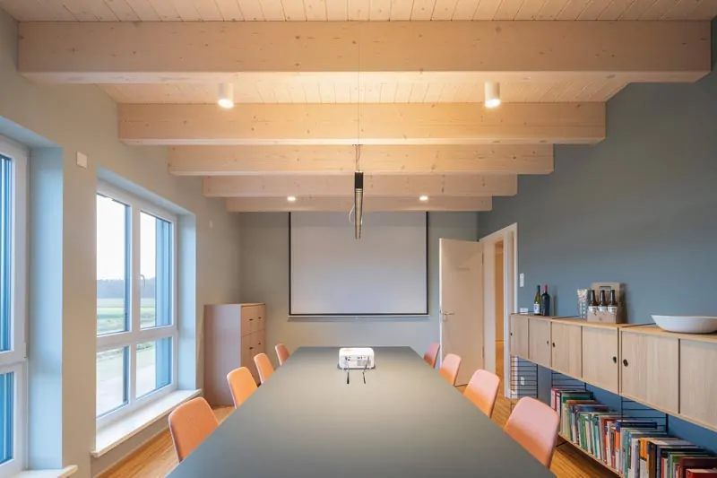 Bürogebäude aus Holz, Besprechungsraum