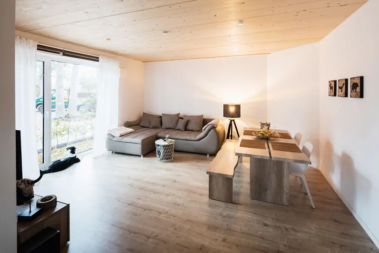 Wohnraum im Mehrfamilienhaus in Holzbauweise